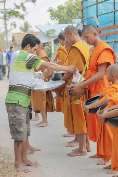 The merit to the monks — Stock Photo, Image