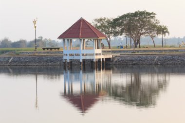 κτίριο για χαλάρωση στο πάρκο