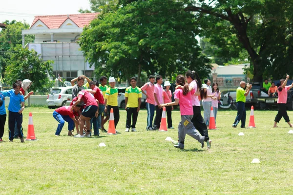 Gebied, thailands - 26 juni: mensen spelen traditionele sport op 26 juni in gebied, thailand — Stockfoto