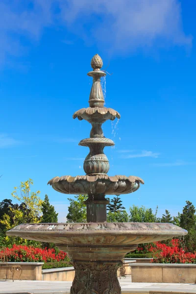 Modèle fontaines avec ciel bleu — Photo