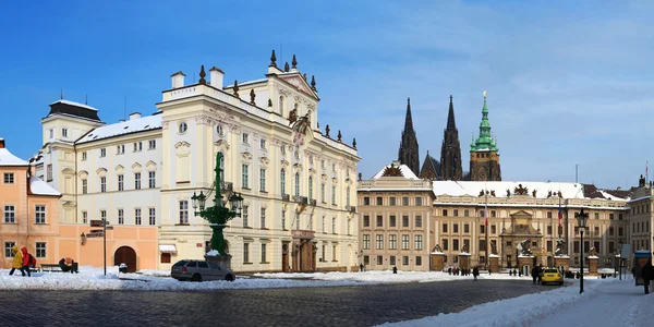冬の雪のプラハ城 — ストック写真