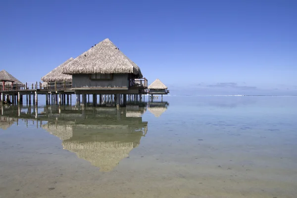 Bungalow sur l'eau — Photo