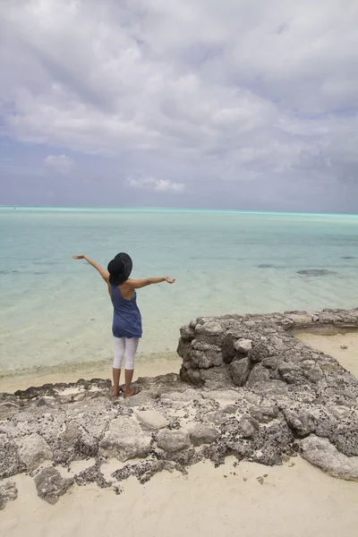 Mujer en el paraíso — Foto de Stock