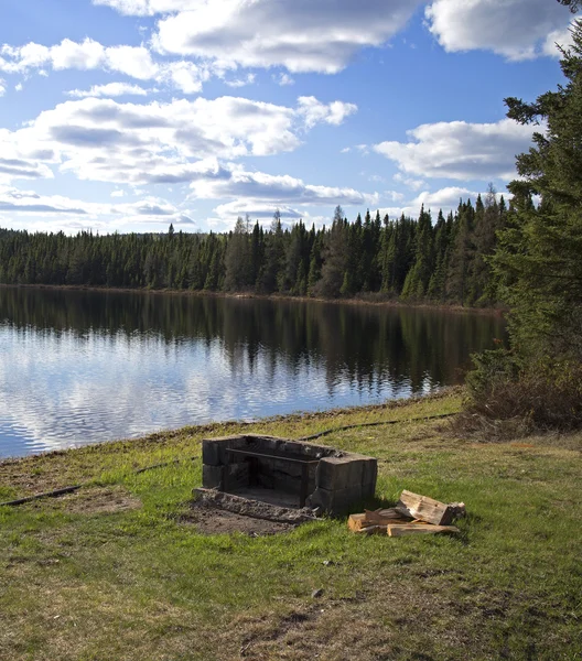 Dzikie jezioro — Zdjęcie stockowe
