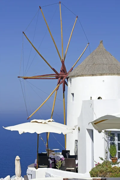 Santorini windmolen — Stockfoto