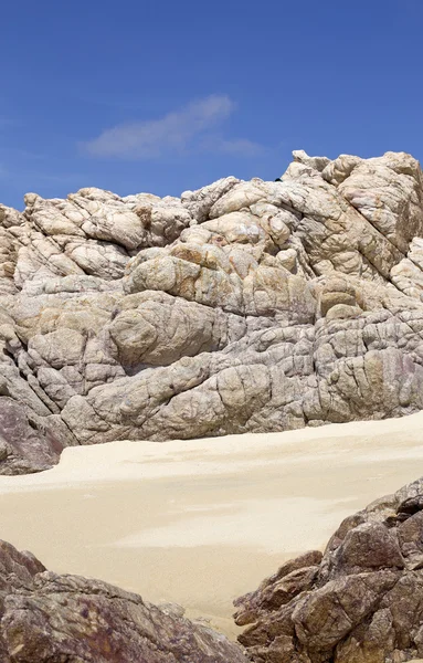 Sabbia roccia e cielo — Foto Stock