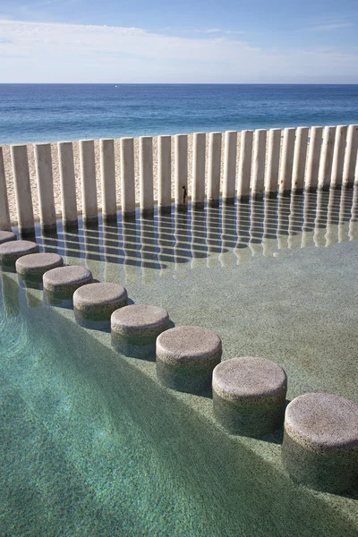 Ocean front pool — Stock Photo, Image