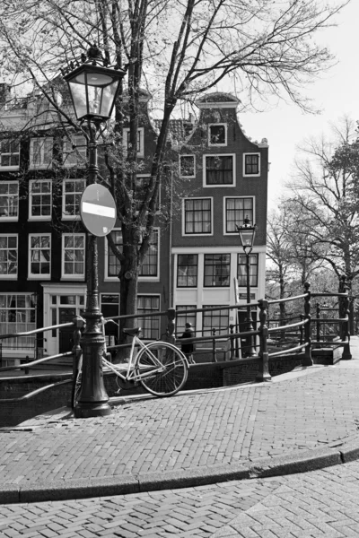 Svarta och vita amsterdam — Stockfoto