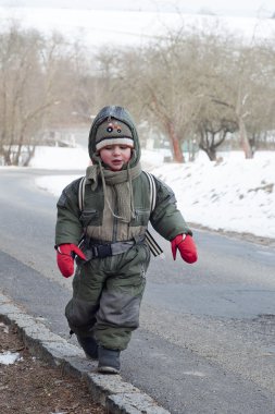 Kış çocuk yürüme