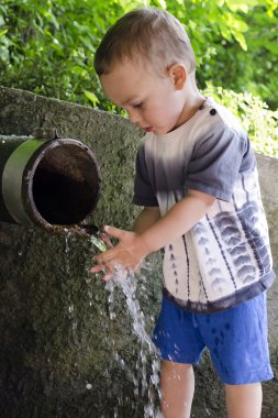 içme suyu borusu çeşme, çocuk.