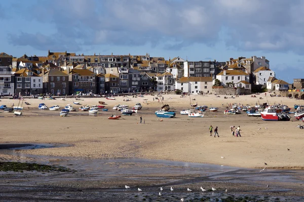 Strand és a kikötő st.ives cornwall-ban — Stock Fotó