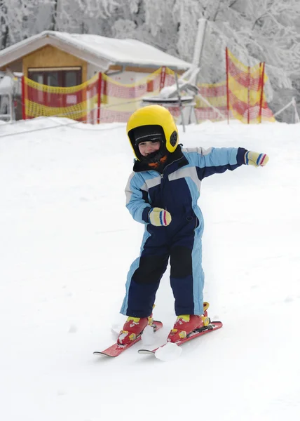 Skiën kind — Stockfoto