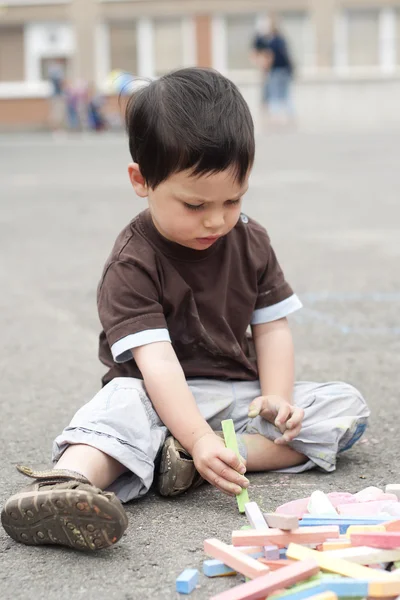 Disegno bambino con gesso — Foto Stock