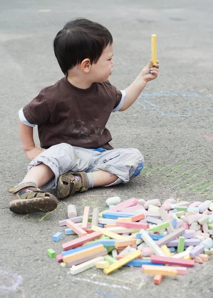 Kindertekening met krijt — Stockfoto