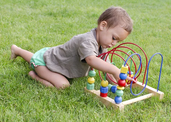 Kind peuter spelen — Stockfoto