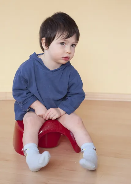 Child on potty — Stock Photo, Image