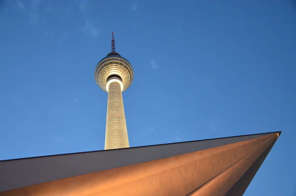 Berlínská televizní věž - nightscene ii — Stock fotografie