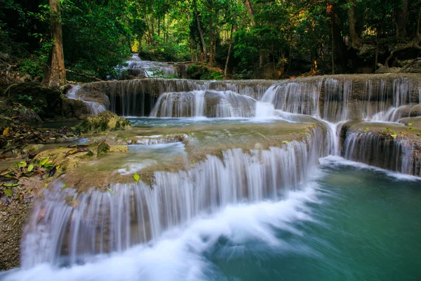 Erawan-Wasserfall, Kanchanaburi, Thailand. — Stockfoto