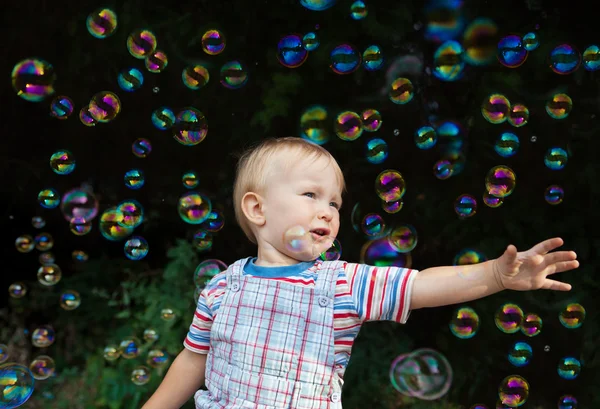 Pequeño niño — Foto de Stock