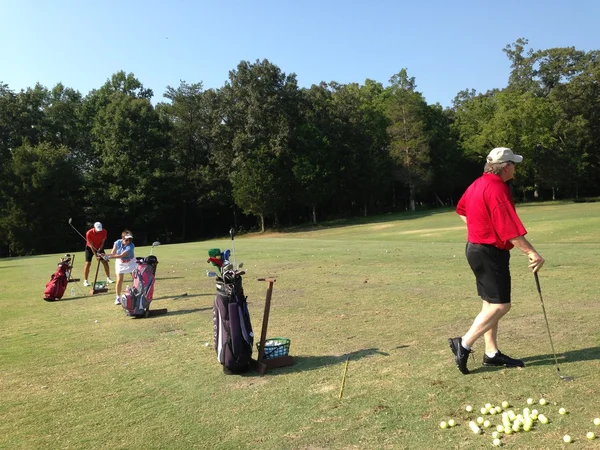 Golf les, praktijk golf. — Stockfoto