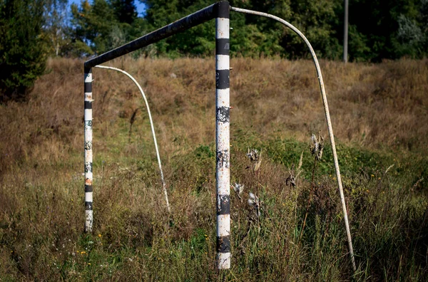 Voetbal Doel Het Veld Tussen Het Gras Tegen Achtergrond Van — Stockfoto