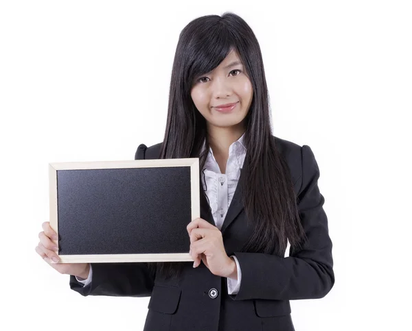 Asiatique femme holding board, écran noir pour texture — Photo