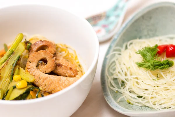 Asiatische Hühnergemüsesuppe — Stockfoto