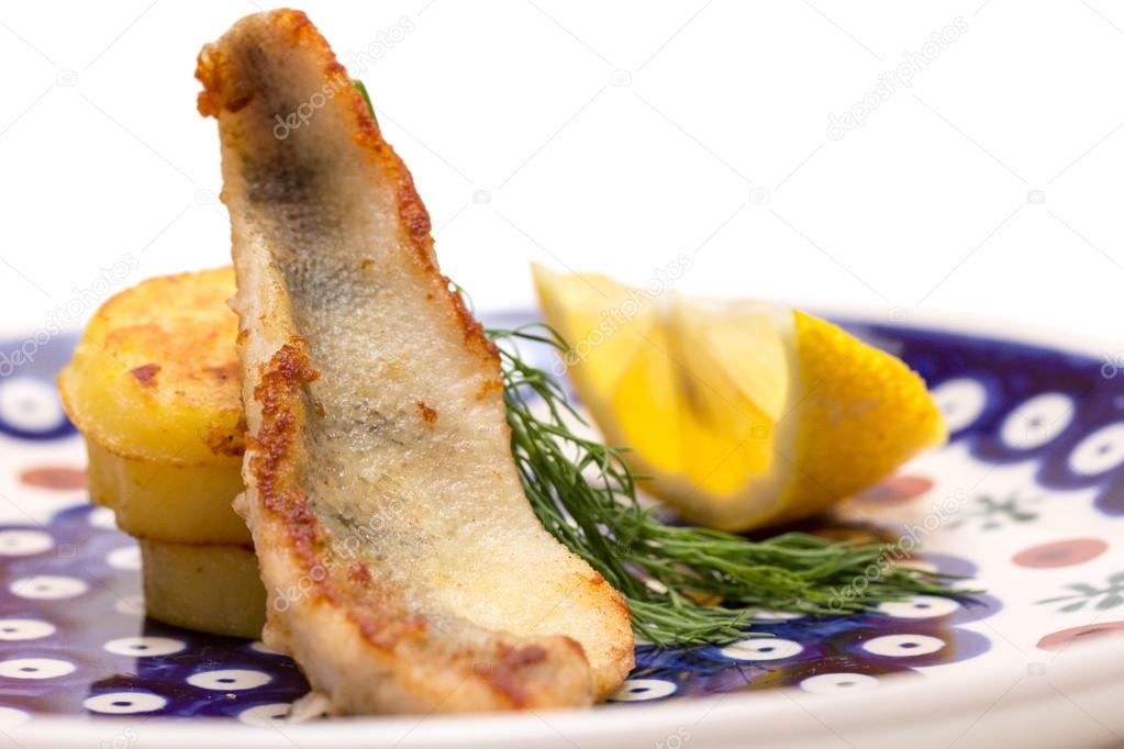 Perch filet with fried potatoes