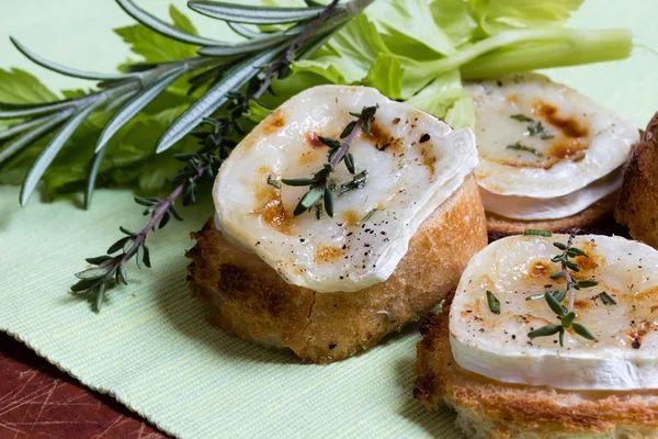 tost ve keçi peyniri