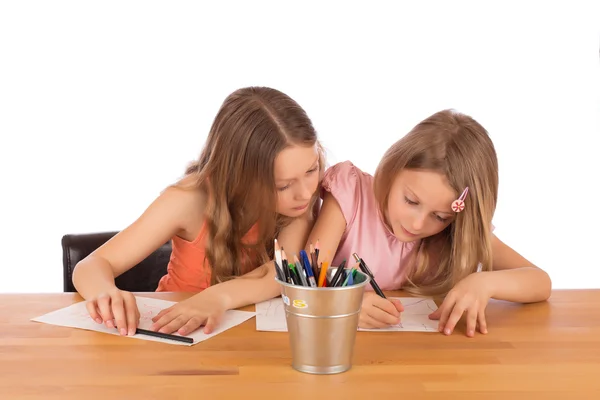 Sister tries to copy the drawing — Stock Photo, Image