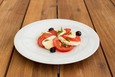 taze mozzarella, domates salatası