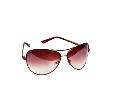 Beyaz arkaplanda güneş gözlüğü