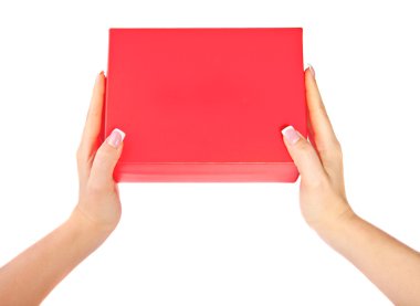 Kadınların elleri beyaz zemin üzerine kırmızı bir kutu ile