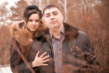 aşk, soğuk kış havalarda koymak açık mutlu çift