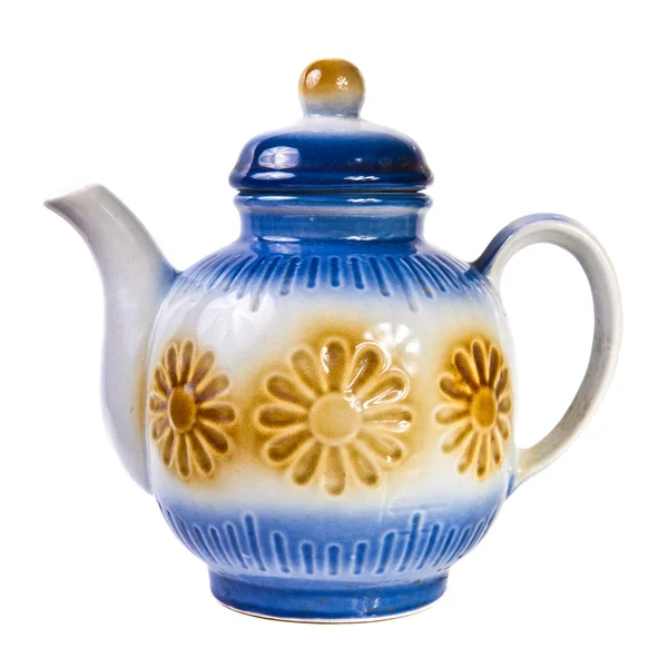 Ceramiczny czajnik na białym tle — Zdjęcie stockowe
