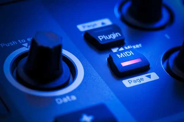 Botão MIDI em um teclado do controlador — Fotografia de Stock