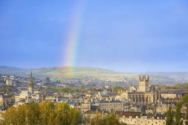 Regnbåge över staden bath, england, Storbritannien — Stockfoto