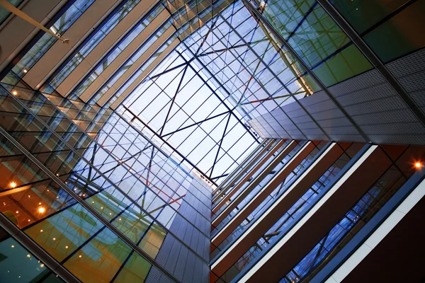 Atrium des modernen Gebäudes — Stockfoto