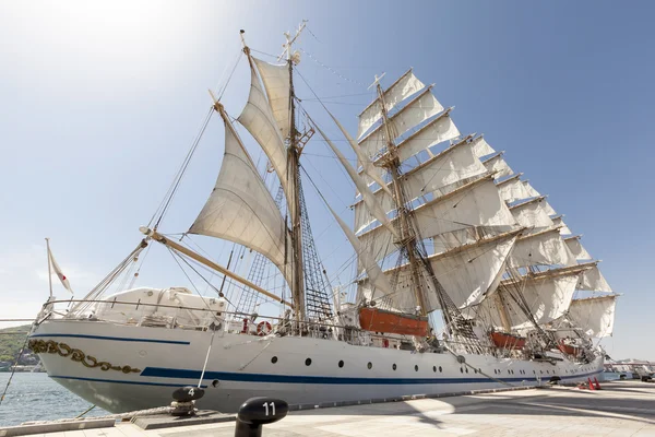 Tall Ship Moored at Full Sail — Stock Photo, Image