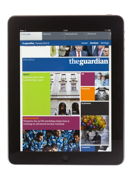 Ipad-Ausgabe der Guardian-Zeitung — Stockfoto