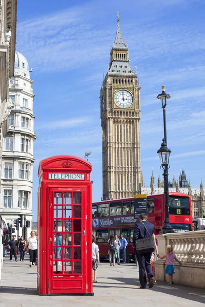 Caja de teléfono roja en Westminster, Inglaterra — Foto de Stock