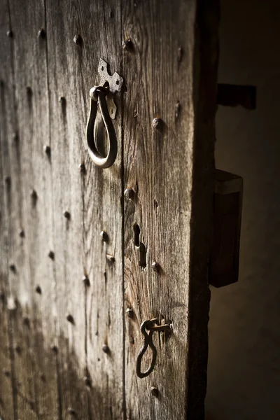 Puerta de madera abierta — Foto de Stock