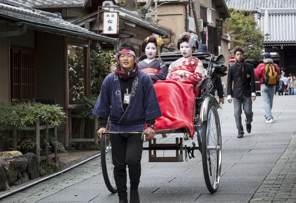 Geishas en un Rickshaw —  Fotos de Stock