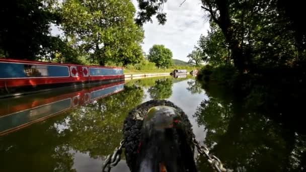 ग्रामीण इंग्लैंड में नहर यात्रा — स्टॉक वीडियो