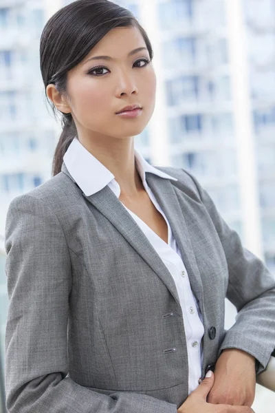 Belle asiatique chinois femme ou entreprise femme — Photo