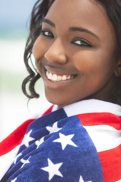 African American Woman Girl in American Flag on Beach — Stock Photo, Image