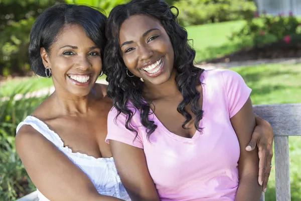 Afro-americana chica madre hija — Foto de Stock