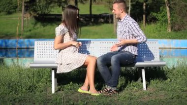 Parktaki mutlu çift