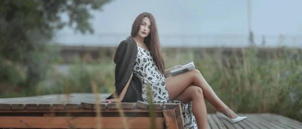 Girl Who Walks River Sits Bridge Reads Book — Stock Photo, Image