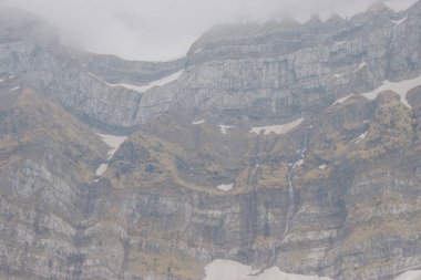 Apenzell Alp Dağları 'nın Mayıs ayı manzarası. Santis, İsviçre yakınlarında çekilmiş..